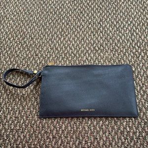 Michael kors wristlet